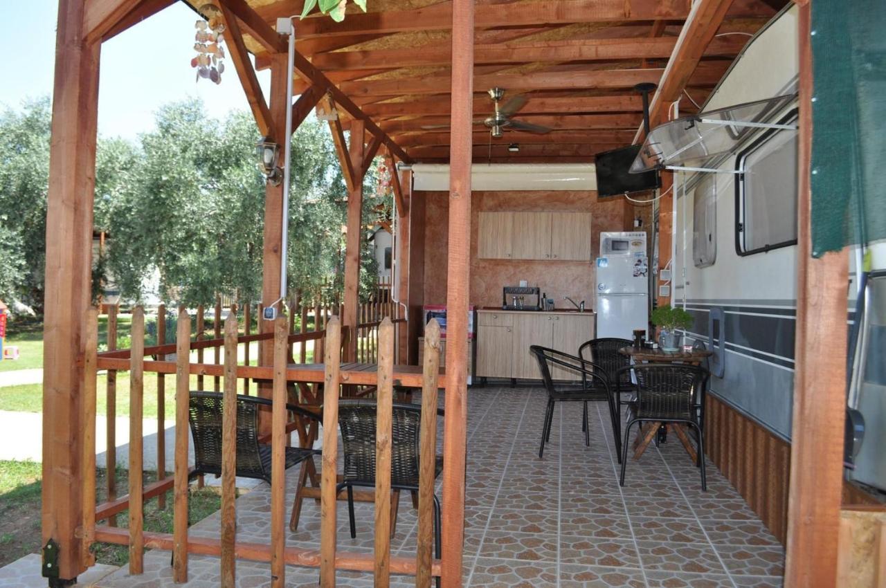 Caravan Rona สกาลา กัลลีราคิส ภายนอก รูปภาพ