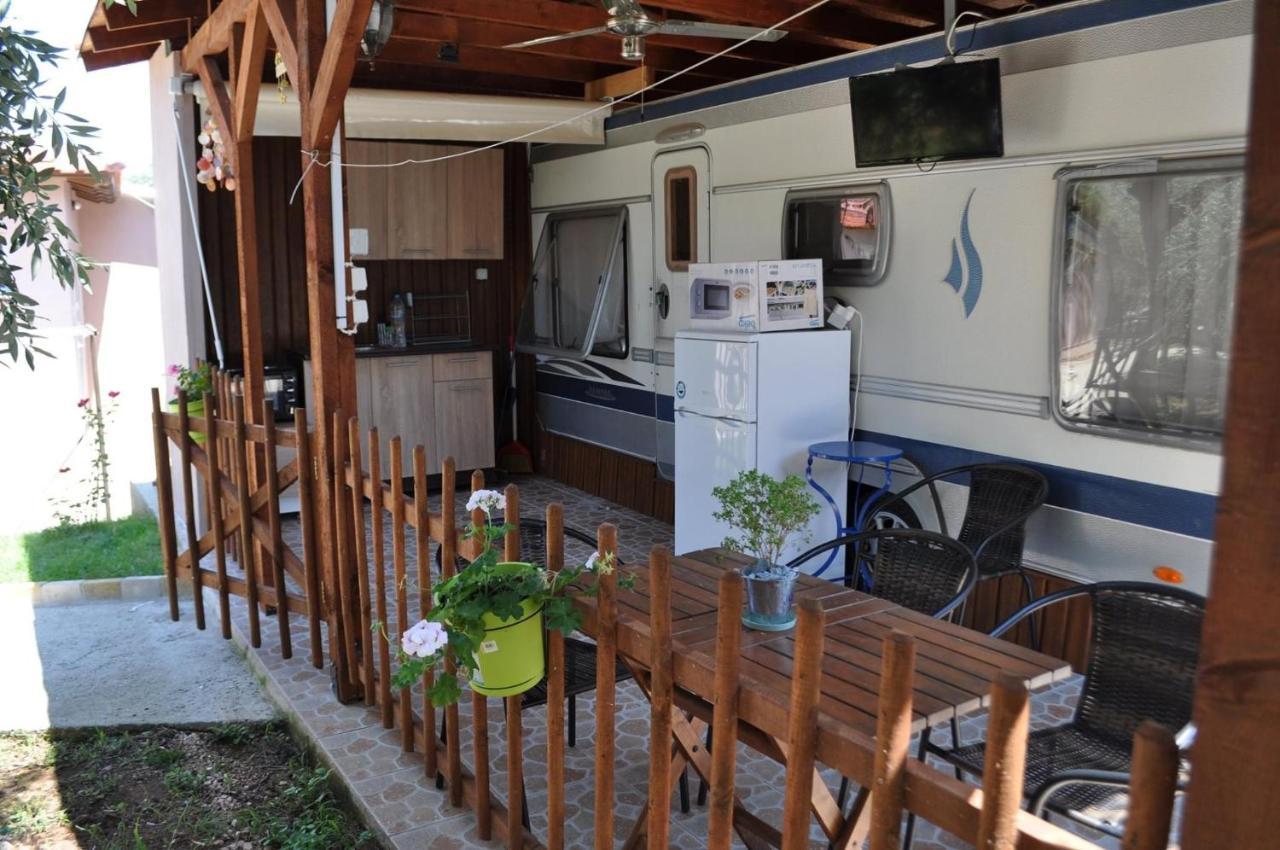 Caravan Rona สกาลา กัลลีราคิส ภายนอก รูปภาพ